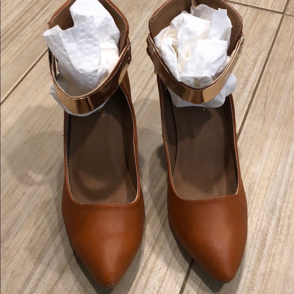 Lauren Alexander heel